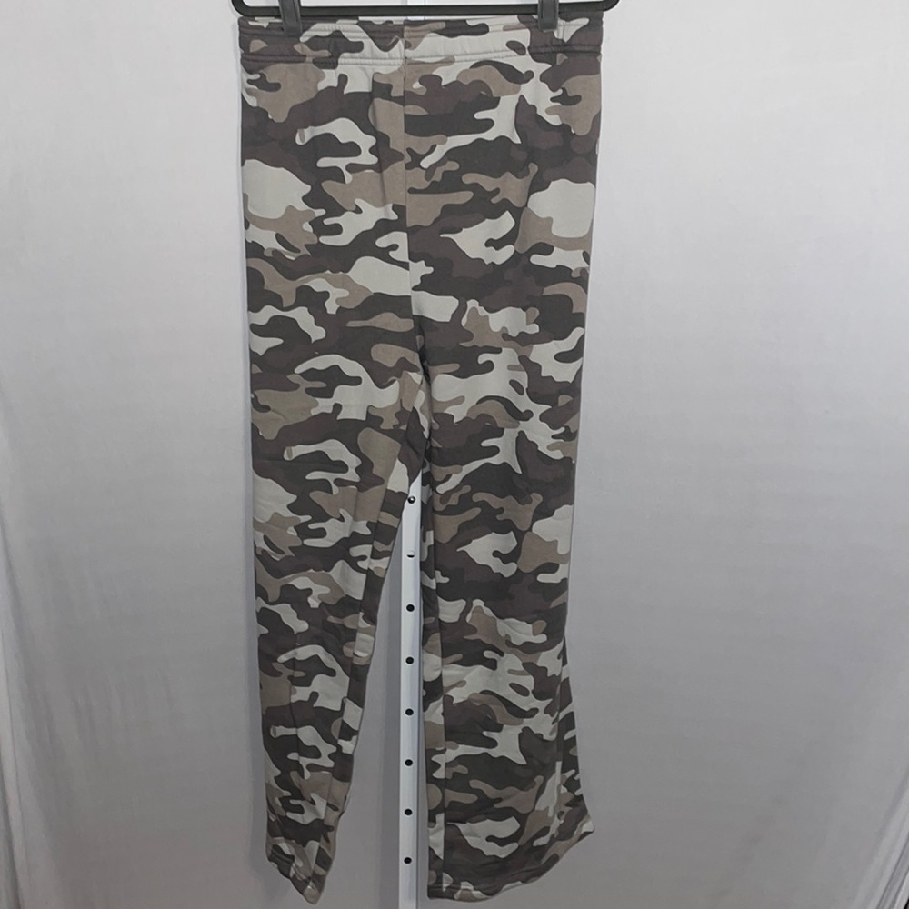 Amazon Essentials Men's Camo Joggers in Brown, Tan, and Gray
